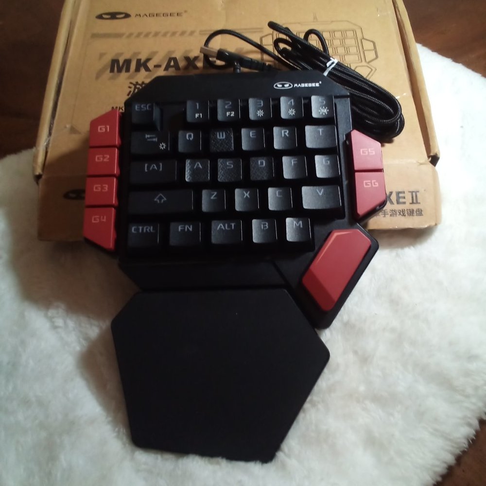 MageGee One Handed Professional Gaming Keyboard B3 0131